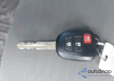 2017 Toyota Tacoma Sr V6 из США, поврежденный, VIN 3TMCZ5AN6HM073618